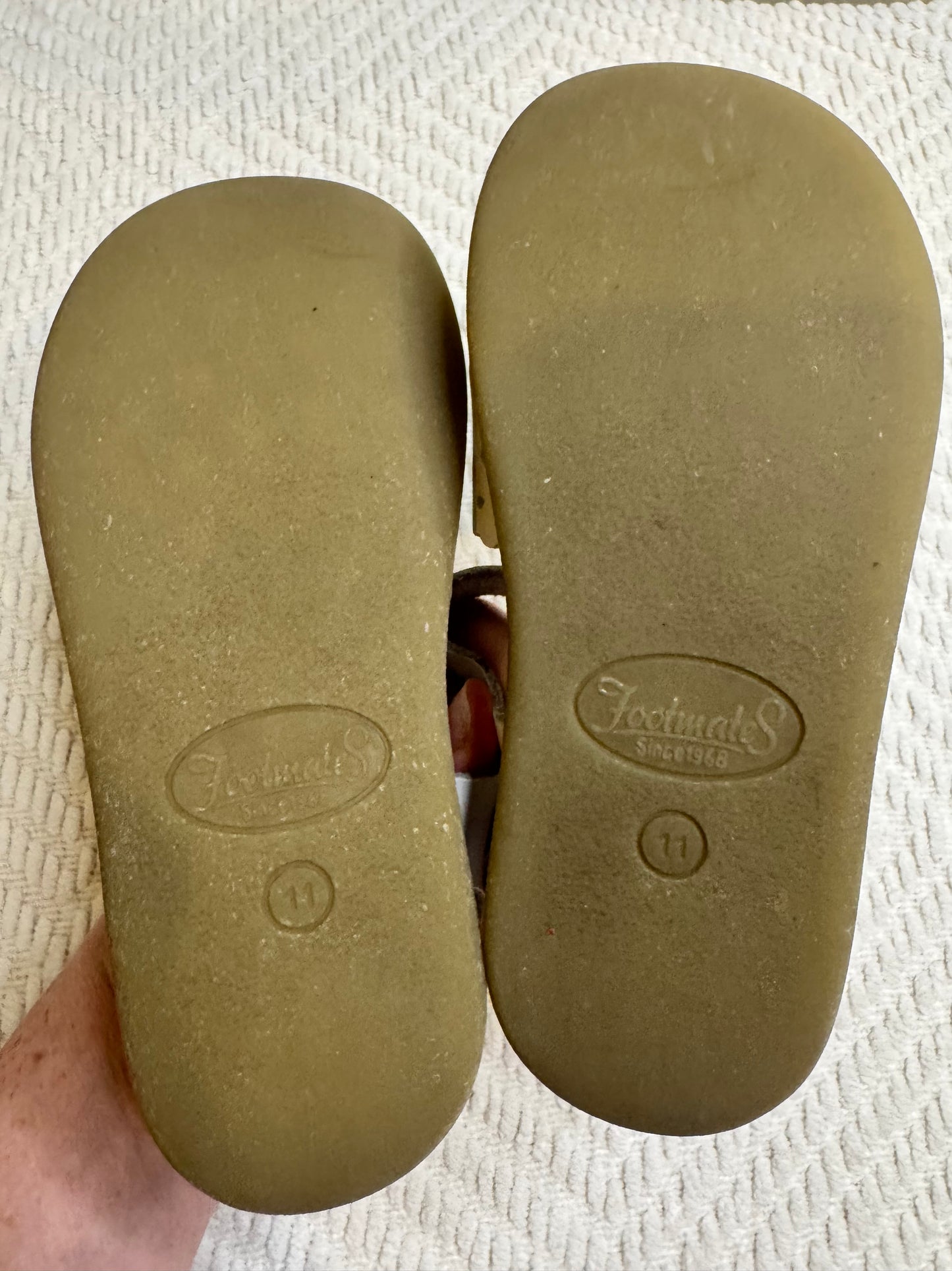 Girls White Footmates Size 11