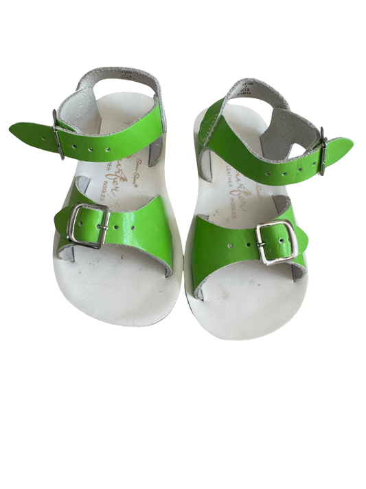 Sun Sands Surfer Size 7